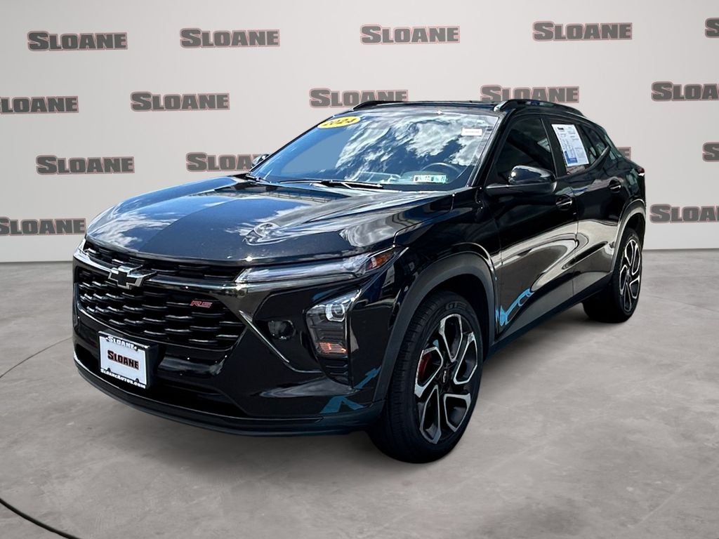 2024 Chevrolet Trax 2RS in Black Metallic — front three-quarter view