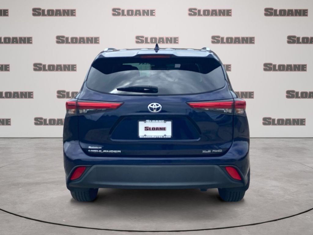 2022 Toyota HIGHLANDER — interior view