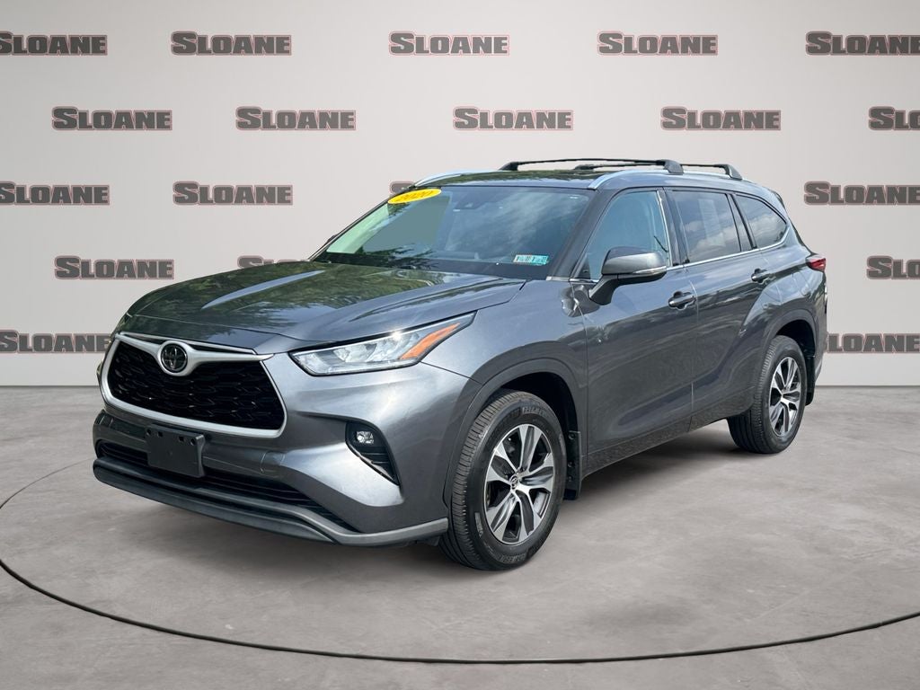 2020 Toyota Highlander XLE in Magnetic Gray Met. — front three-quarter view