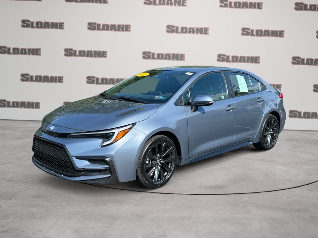 2024 Toyota Corolla SE in Celestite Gray Me. — front three-quarter view